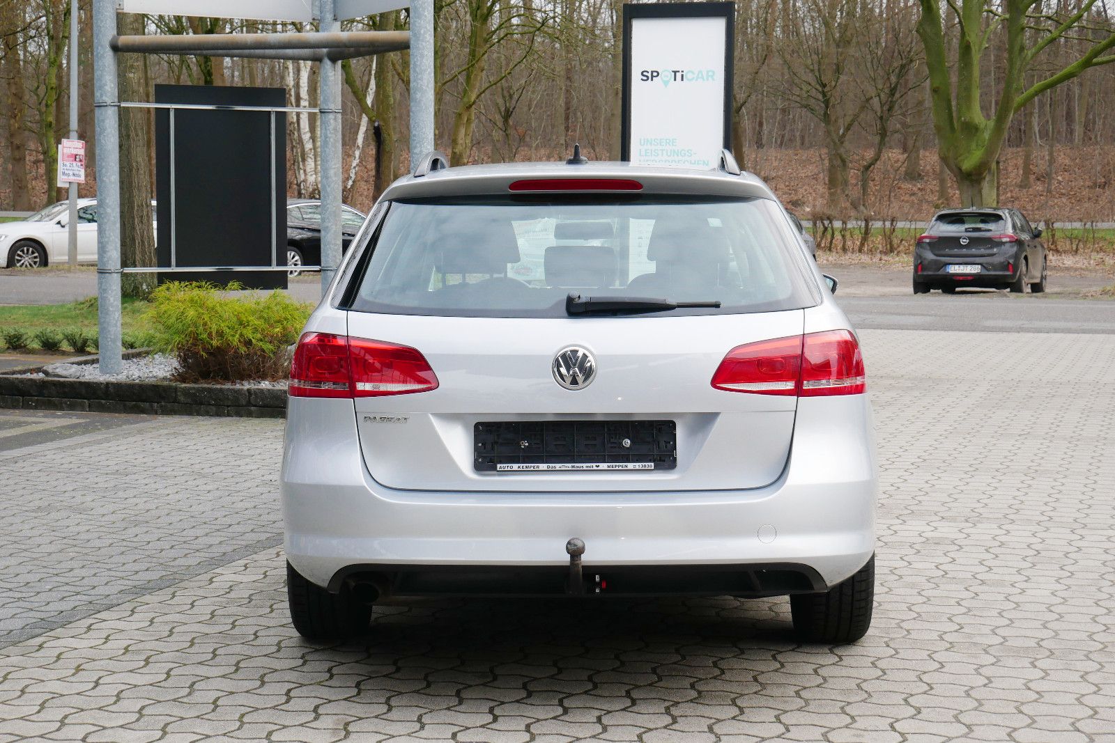 Auto Kemper GmbH & Co. KG -  Volkswagen Passat Variant 1.4 Trendline *SHZ*AHK*Navi* - Bild 16