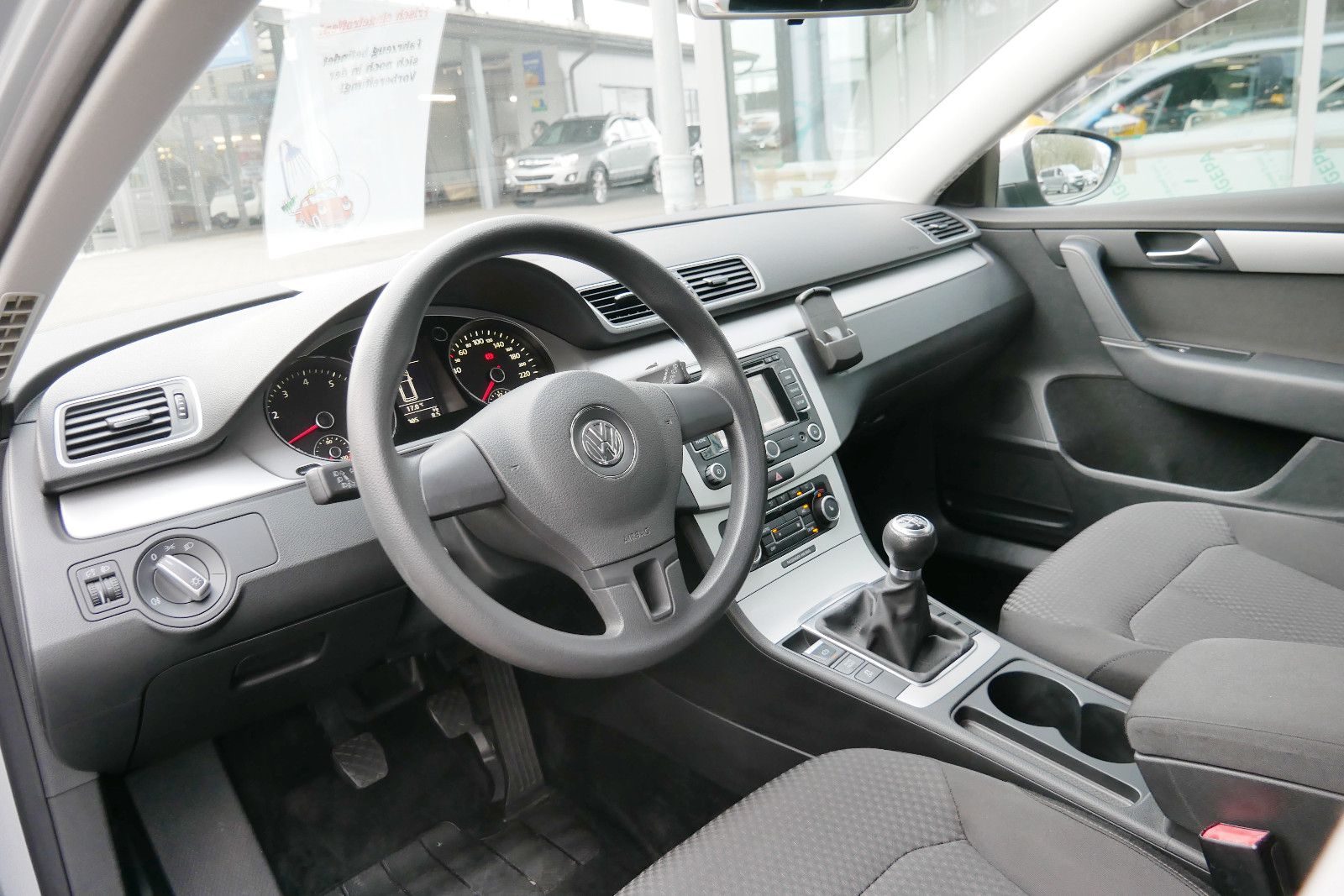 Auto Kemper GmbH & Co. KG -  Volkswagen Passat Variant 1.4 Trendline *SHZ*AHK*Navi* - Bild 6