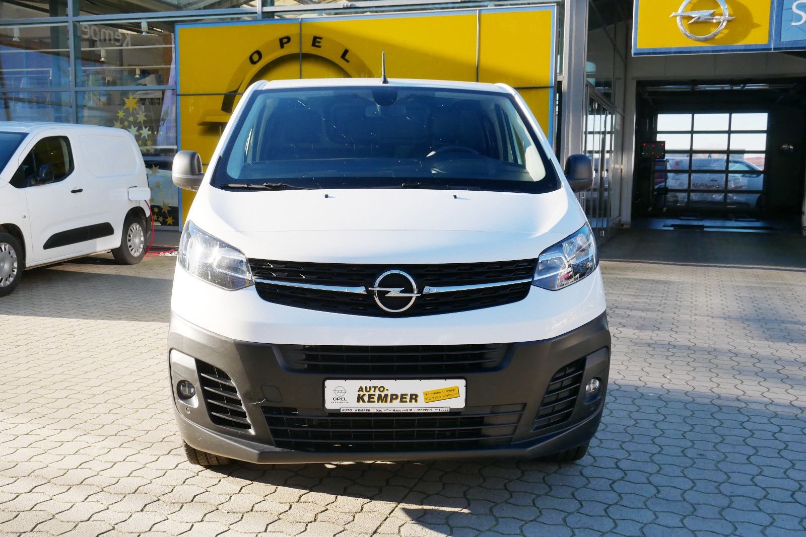Auto Kemper GmbH & Co. KG -  Opel Vivaro 2.0 D Cargo Edition L *Erhöhte Nutzlast* - Bild 2