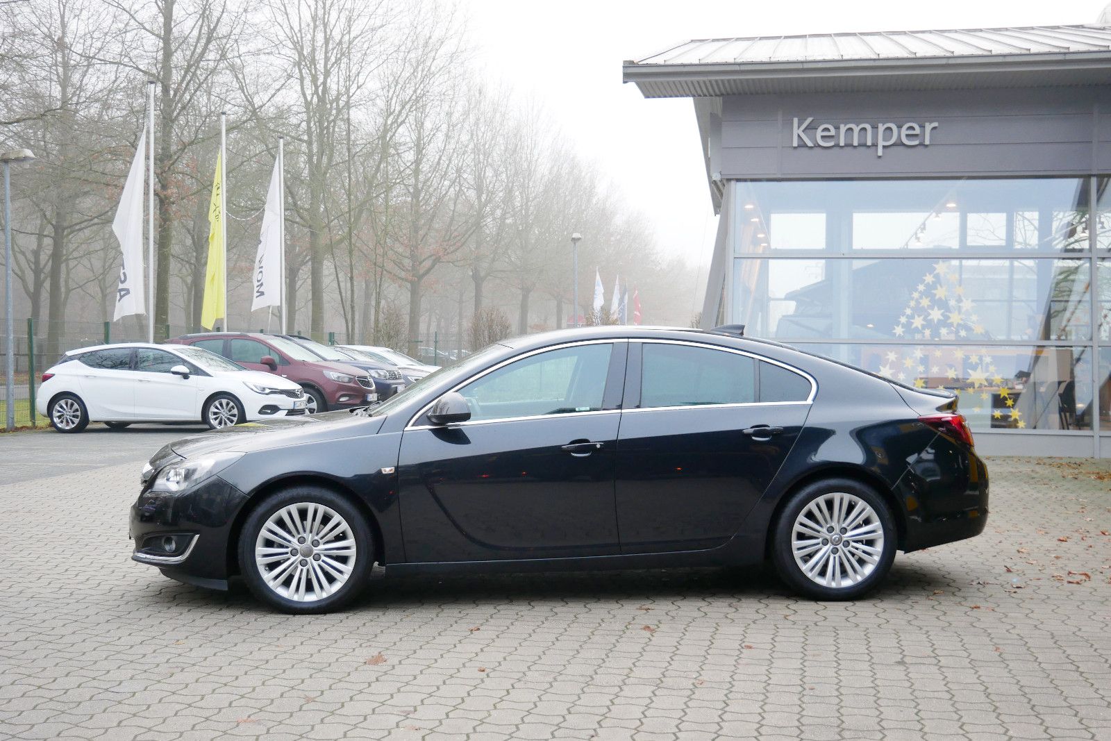 Auto Kemper GmbH & Co. KG -  Opel Insignia 1.6 CDTI Innovation *AHK*Navi*Kamera* - Bild 4