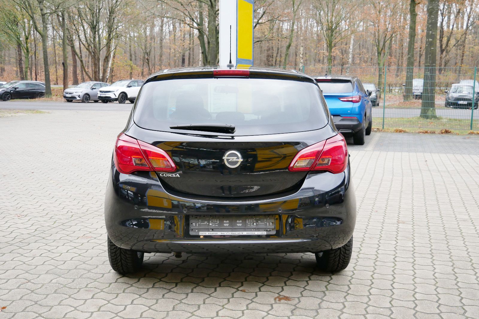 Auto Kemper GmbH & Co. KG -  Opel Corsa 1.4 Active *PDC*SHZ*Tempomat* - Bild 6