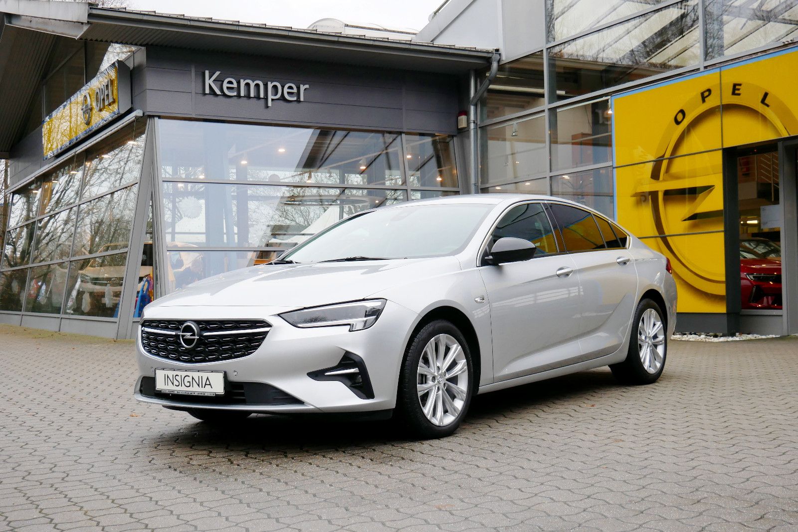 Auto Kemper GmbH & Co. KG -  Opel Insignia GS 2.0 D Business Elegance Autom. *AHK* - Bild 3