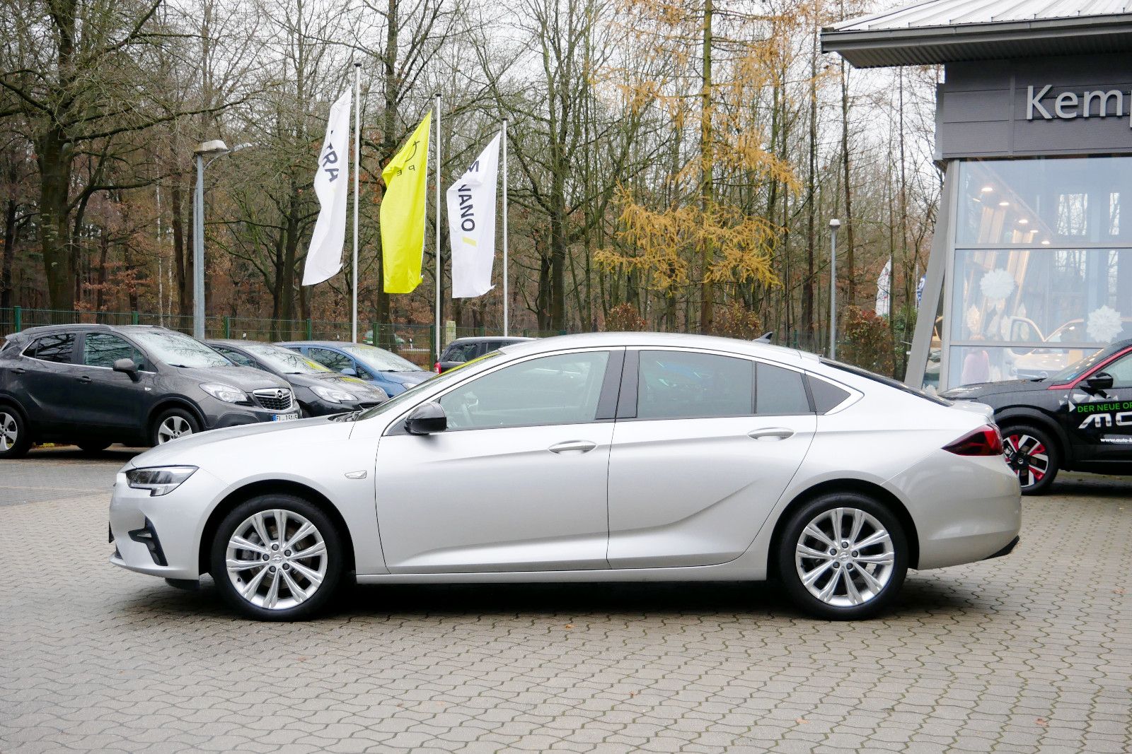 Auto Kemper GmbH & Co. KG -  Opel Insignia GS 2.0 D Business Elegance Autom. *AHK* - Bild 4