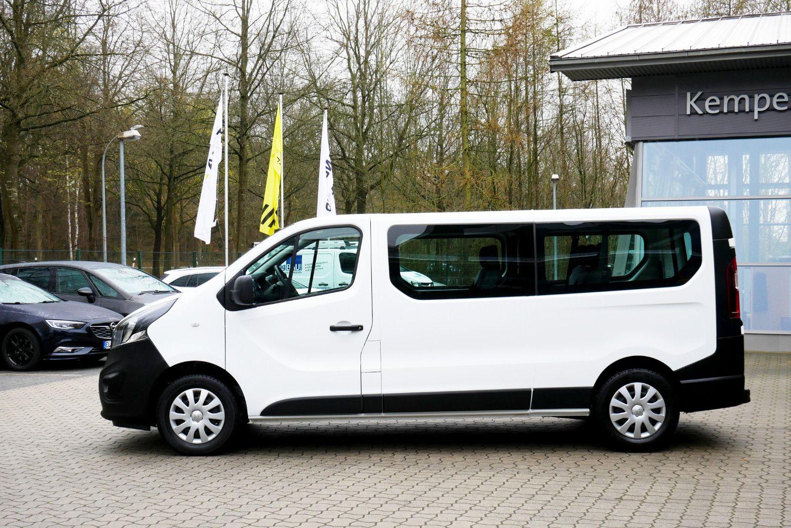 Auto Kemper GmbH & Co. KG -  Opel Vivaro Combi 1.6D L2H1 *SHZ*Tempomat*8-Sitzer* - Bild 4
