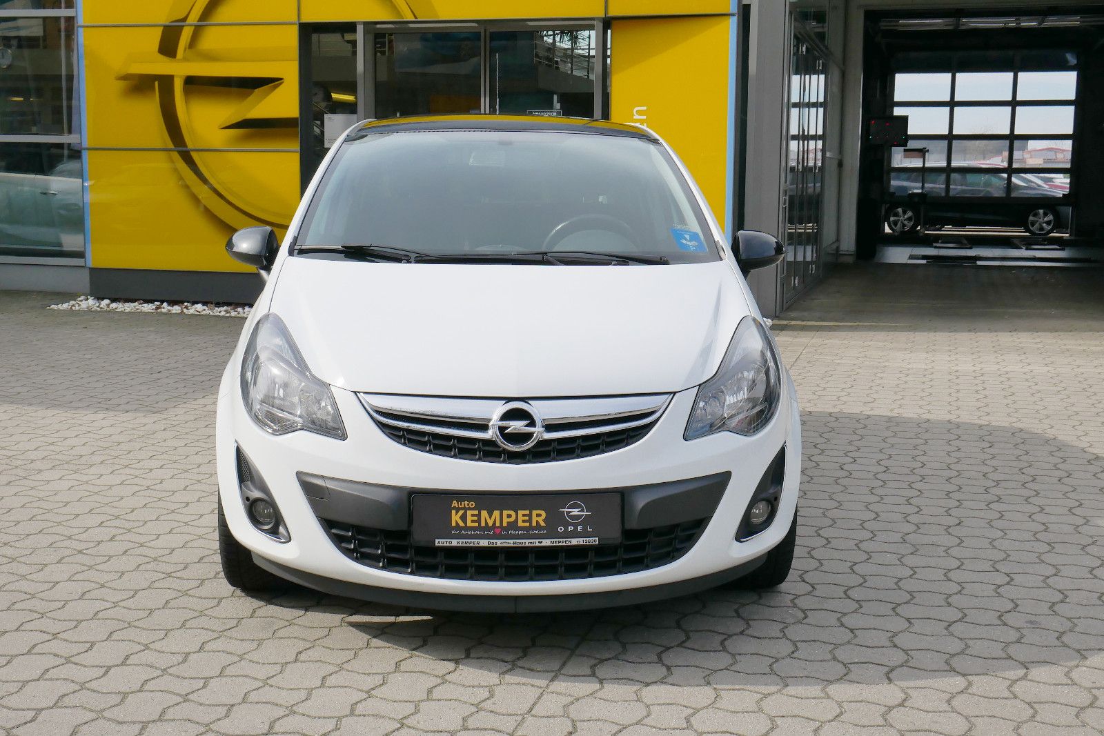 Auto Kemper GmbH & Co. KG -  Opel Corsa 1.4 Color Edition *SHZ*PDC*Klima*AT-Motor* - Bild 2