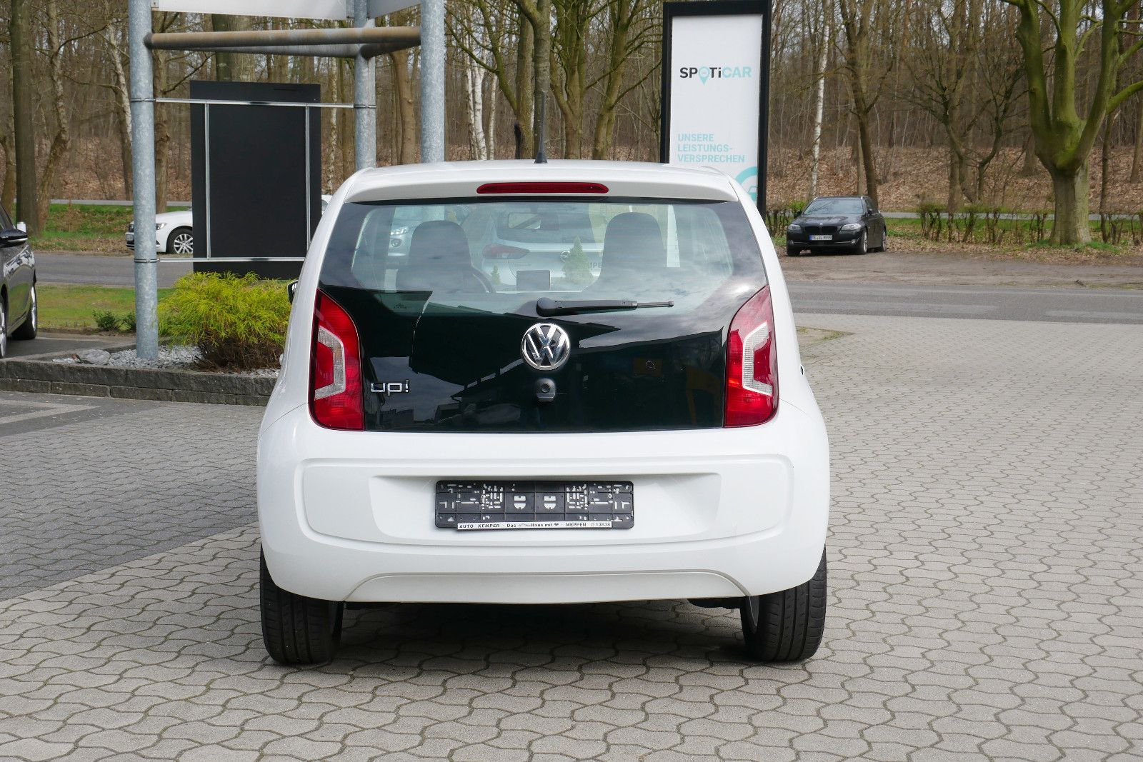 Auto Kemper GmbH & Co. KG -  Volkswagen up! club up! 1.0 *SHZ*Klima*Navi* - Bild 13