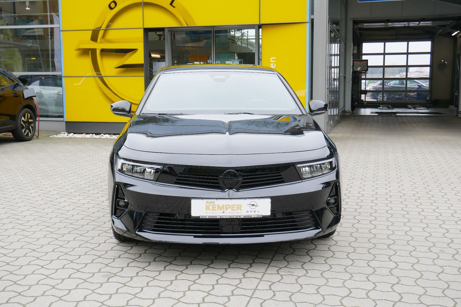 Auto Kemper GmbH & Co. KG -  Opel Astra ST 1.2 Turbo GS Autom. *ACC*LED*Kamera* - Bild 2