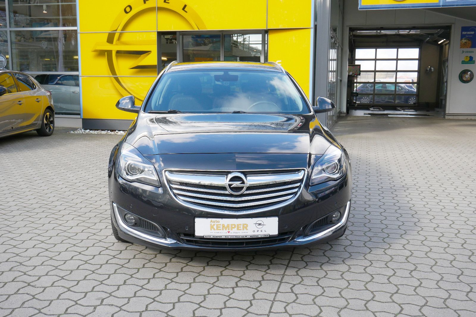 Auto Kemper GmbH & Co. KG -  Opel Insignia ST 2.0 CDTI Cosmo Autom. *Navi*Kamera* - Bild 2