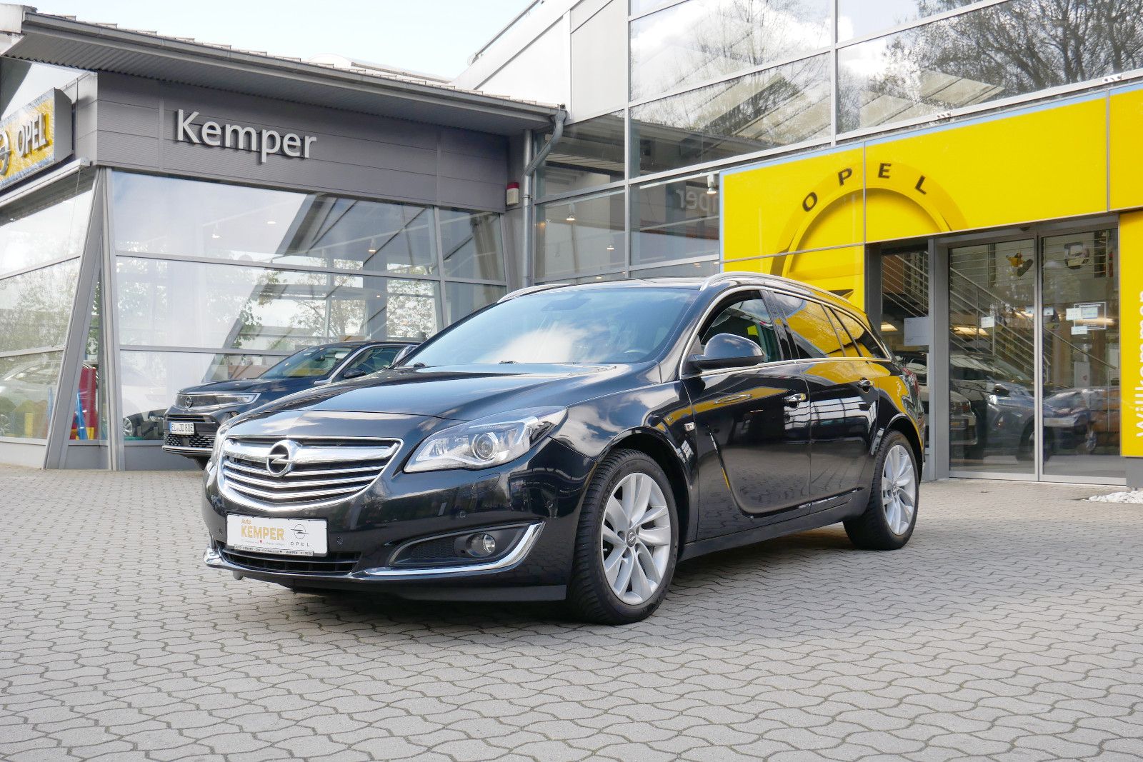 Auto Kemper GmbH & Co. KG -  Opel Insignia ST 2.0 CDTI Cosmo Autom. *Navi*Kamera* - Bild 3